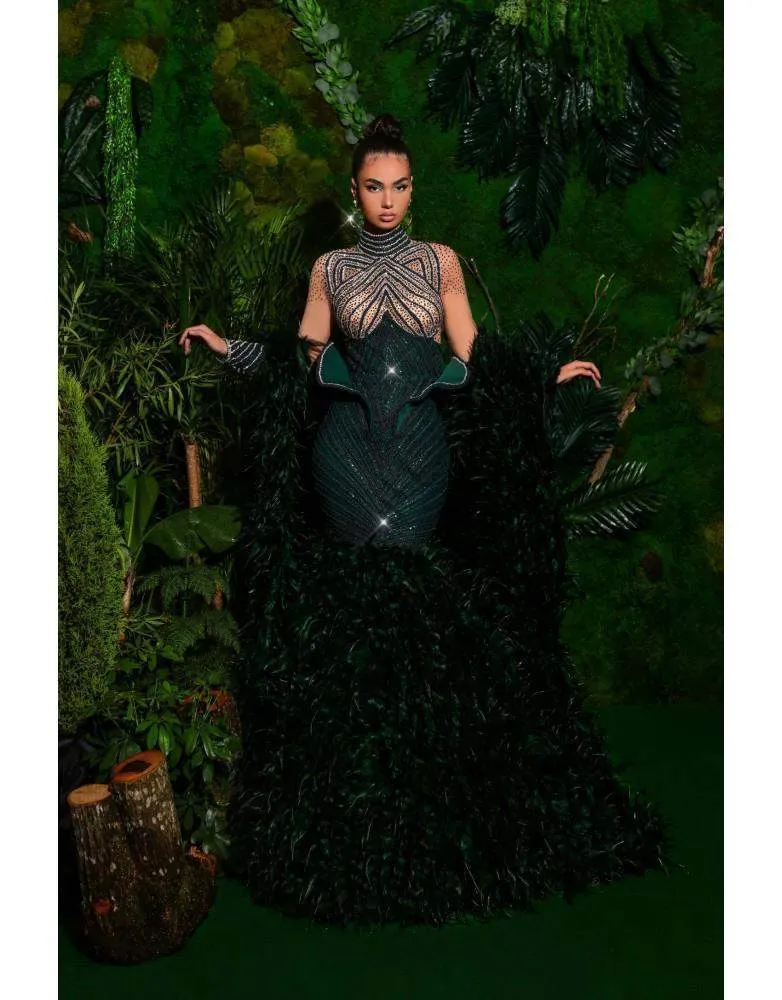 Luxury Dark Green Evening Gown with Feathers
